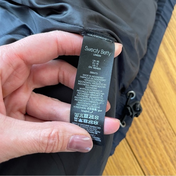 Sweaty Betty Venture Padded Fleece Gilet Vest Black Size 4 NWT - Picture 6 of 6